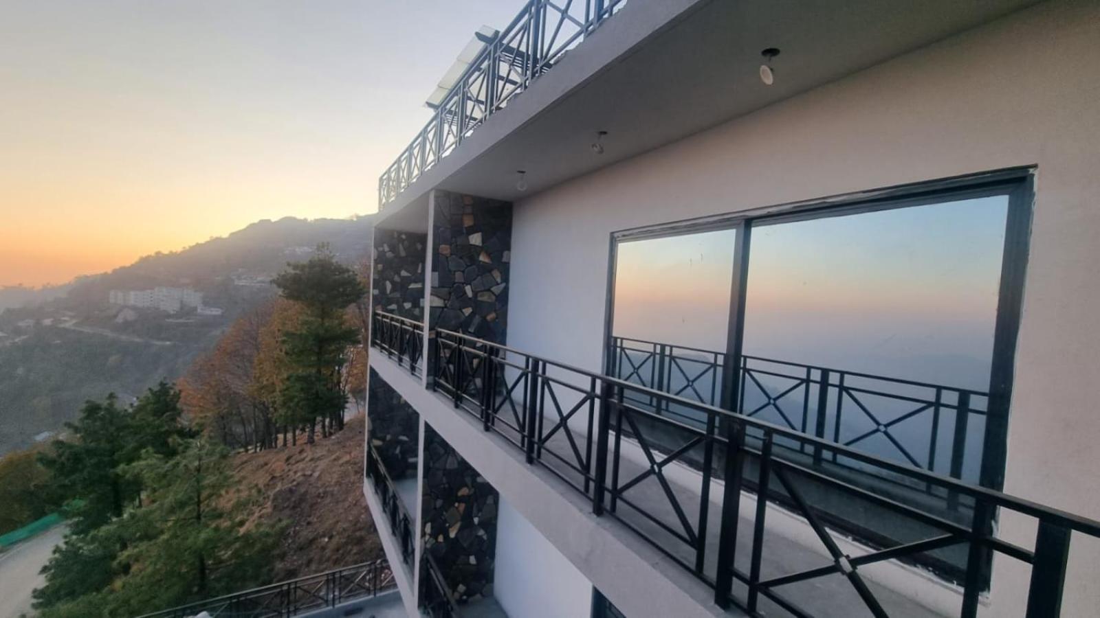 The Bliss Avenue Hotels Мюри Екстериор снимка