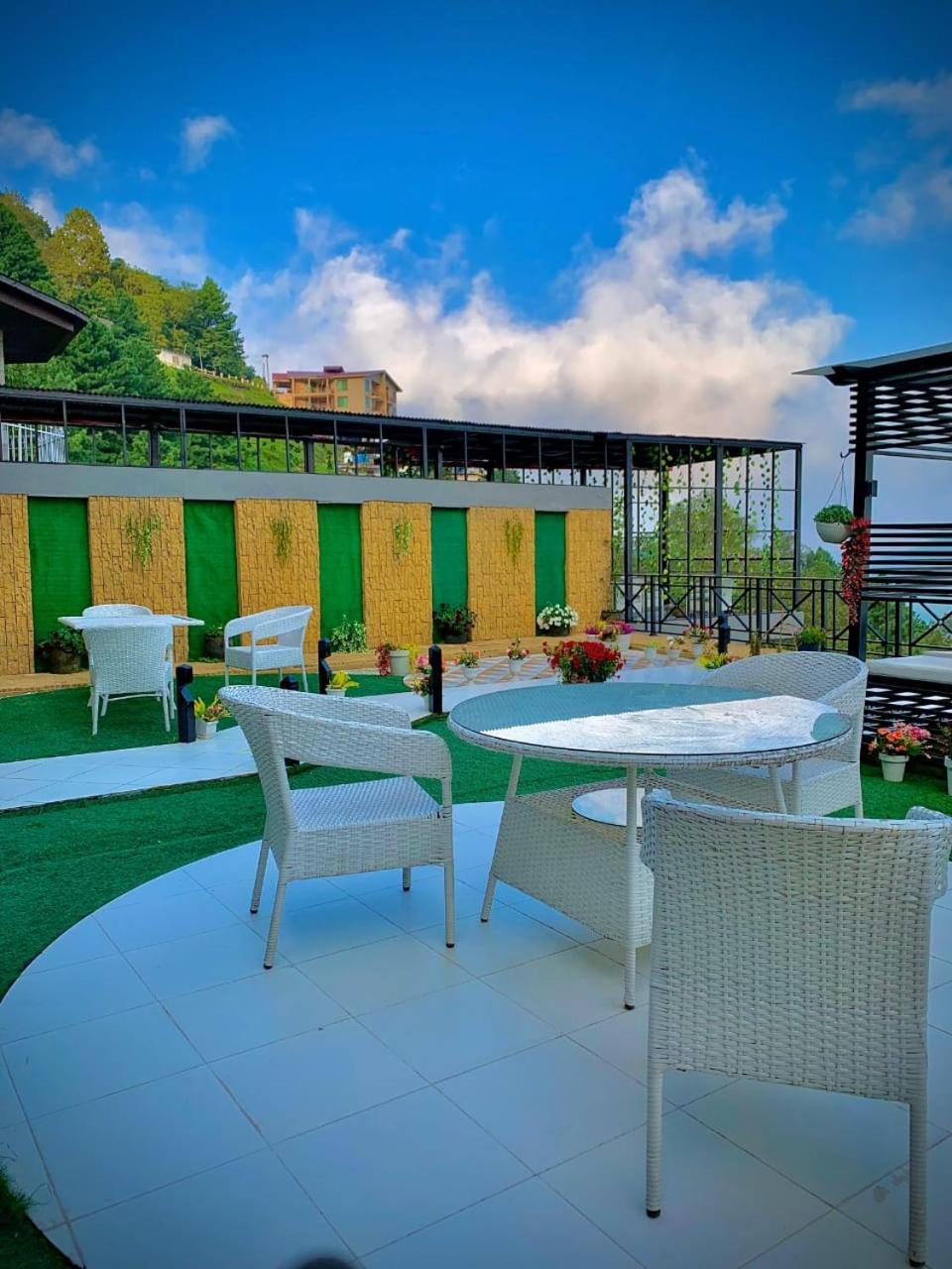 The Bliss Avenue Hotels Мюри Екстериор снимка